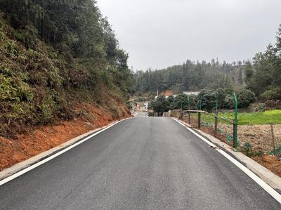 農(nóng)村公路提質(zhì)升級(jí)鋪就鄉(xiāng)村振興便民路